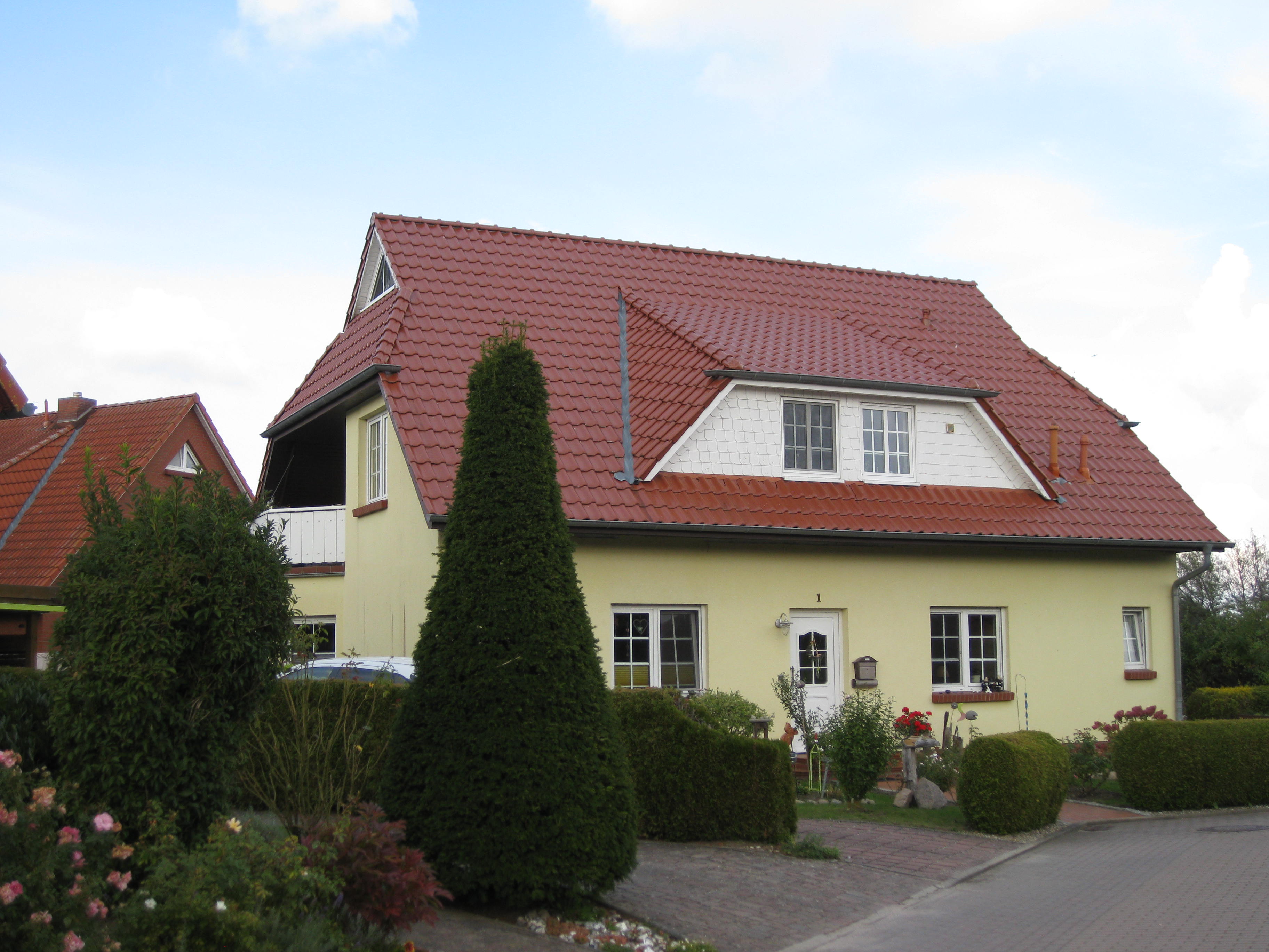 Rügen / Altefähr, sonniges 3 Zi.-Mietshaus mit Wohnküche, Terrasse, Carport, Grundstücksnutzung